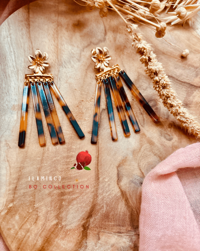 Boucles d'oreilles franges. Coloris marbré : noir et marron