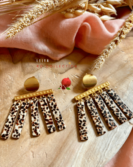 Boucle d'oreilles avec petites franges de couleur leopard